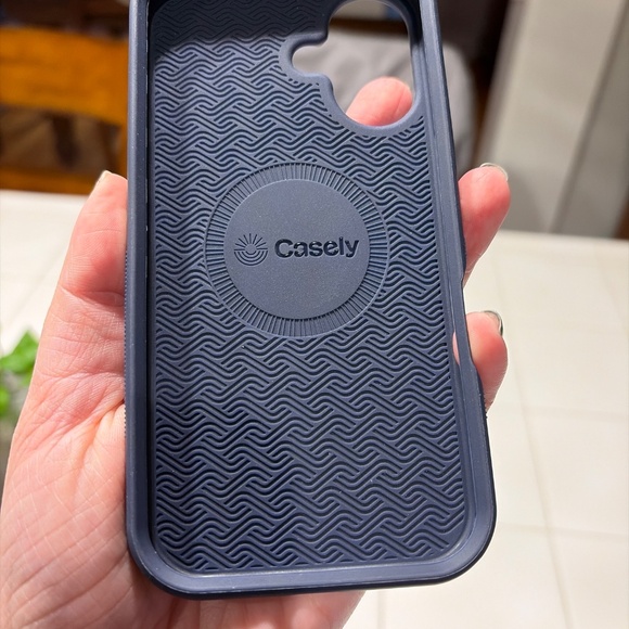 Pandora The Met Casely iPhone 16 Brand New - Picture 2 of 3